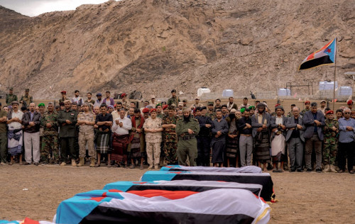 قيادات الانتقالي تتقدم مشيعي الشهيد القائد "أبو حرب" ورفاقه بالعاصمة عدن
