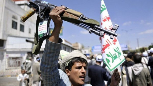صحيفة بريطانية: المواقف المتضاربة لواشنطن تعزز شوكة المتمردين اليمنيين
