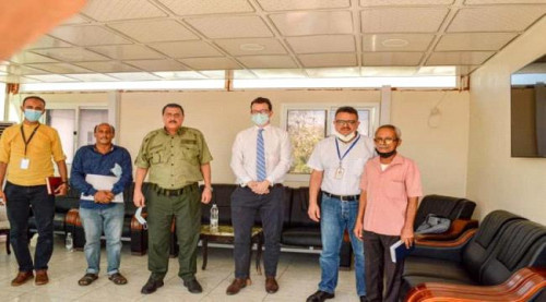 خلال لقائه مسؤولين من مكتب المبعوث الأممي.. مدير أمن العاصمة عدن يدعو المنظمات الدولية لإجلاء اللاجئين الافارقة
