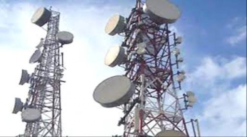 خبراء متخصصون بقطاع الاتصالات: سلطات الحوثي وراء انقطاع خدمة الإنترنت