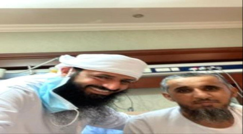 الوالي يطمئن على صحة قائد اللواء الأول عمالقة في أحد مشافي أبو ظبي