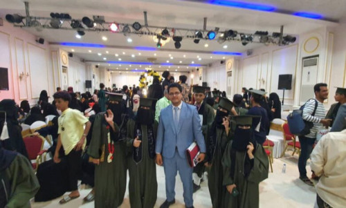 الانتقالي يرعى حفل تخرج طلاب كلية التربية ردفان