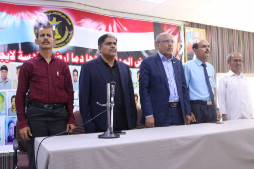 انتقالي حضرموت يشهر تنسيقية أكاديميي كلية الآداب