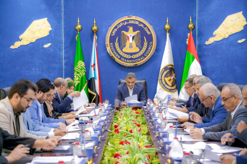 رئاسة الانتقالي تقف أمام مسببات تردي الأوضاع الاقتصادية والمعيشية في عموم محافظات الجنوب