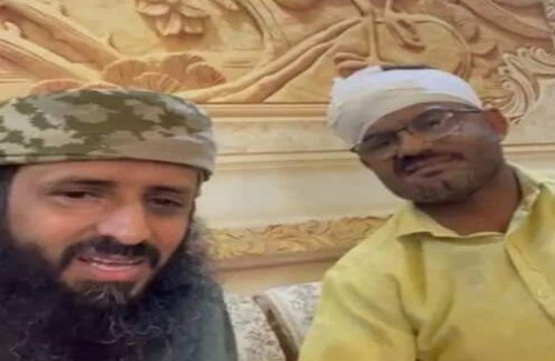 الوالي يطمئن على صحة العميد عبداللطيف السيد في أبين