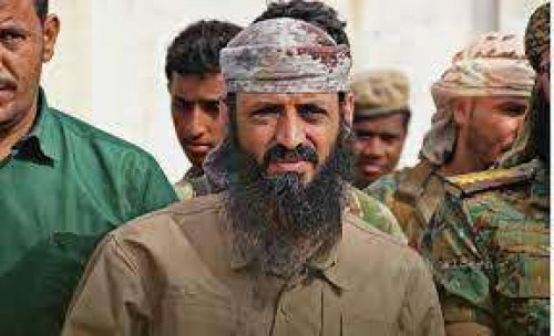 الوالي يطمئن على صحة العميد الصالحي قائد اللواء الثامن عمالقة