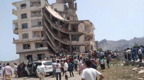 مصادر طبية : ثلاث وفيات جراء انهيار عمارة الرويشان بخورمكسر