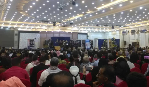 كلية الطب بجامعة عدن تحتفل بتخرج الدفعة الـ41 من طلابها