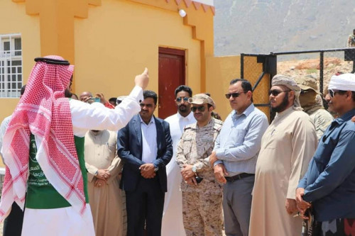 الوزير السقطري يلتقي بقائد قوات الدعم والإسناد ومدير مكتب البرنامج السعودي في سقطرى ويتفقد مشاريع الإعمار بالأرخبيل