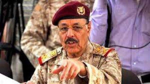 عاجل .. قرار جمهوري بإقالة علي محسن الأحمر من منصبه