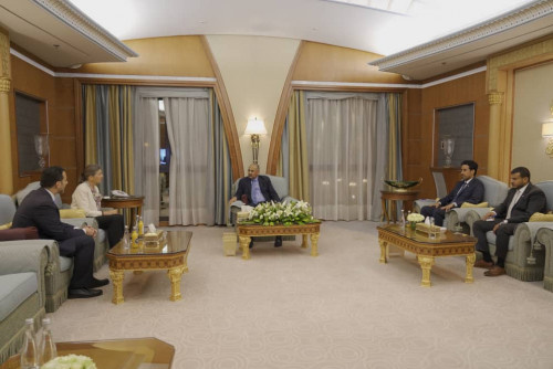 لدى استقباله سفيرة مملكة بلجيكا.. الرئيس الزُبيدي يشدد على أهمية دعم التنمية وإنعاش الاقتصاد وإعادة الاعمار