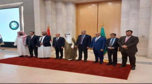 صحيفة سعودية تكشف الخطوة القادمة للمجلس الرئاسي ومكان ممارسة أعماله