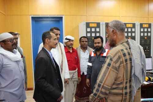 نائب رئيس تنفيذية انتقالي حضرموت يطلع على مشكلات محطة الفقيد السقطري بالشحر ويطمئن على صحة مديرية المديرية