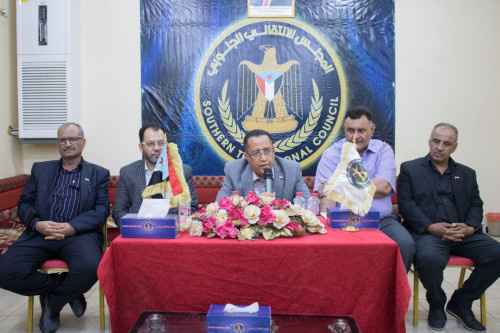 الخُبجي يستعرض مع رؤساء ونواب لجان الجمعية الوطنية ودوائر الأمانة العامة نتائج وتفاصيل مشاورات الرياض