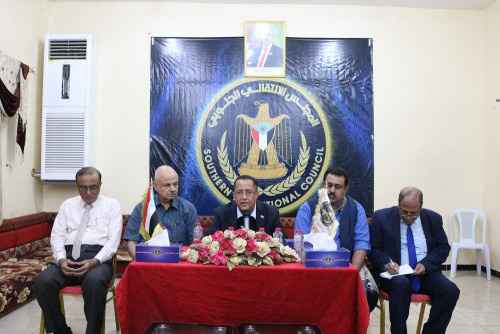 الخُبجي يلتقي تنفيذيتي عدن ولحج ومنسقيتي المجلس الانتقالي بجامعتي عدن وأبين