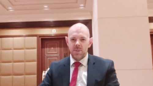 السفير البريطاني يكشف عن قرار دولي بشأن اليمن يحل مكان القرار 2216