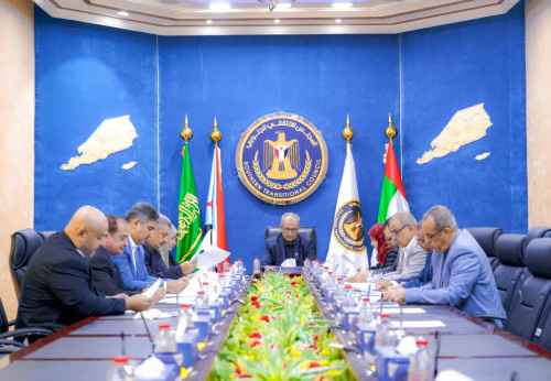 رئاسة الانتقالي تشدد على أهمية دور قيادات المجلس بالمحافظات في مساعدة السلطات المحلية على تنفيذ مهامها