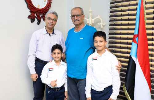 الجعدي يكرم أطفال مبادرة تقديم العيدية لرجال المرور والأمن بالعاصمة عدن