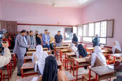 العكبري ولملس يدشنان سير العملية الامتحانية لطلاب الثانوية العامة