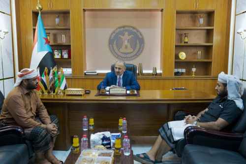 الرئيس الزُبيدي يطّلع على مستجدات الأوضاع في مناطق الصبيحة