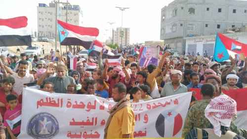 الآلاف يحتشدون بالمهرة احتفالاً بذكرى فك الارتباط الجنوبي