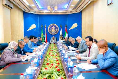 رئاسة الانتقالي تشدد على الإسراع بتشكيل الفريق التفاوضي والاحتكام لمخرجات اتفاق ومشاورات الرياض &nbsp;