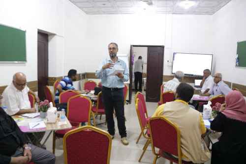دائرة الشؤون الاجتماعية بالانتقالي تدشن دورة تدريبية للنقابات العمالية بالعاصمة عدن