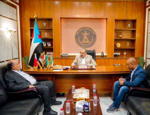 الرئيس الزُبيدي يطلّع على برامج وخطط تأهيل الأفراد بوزارة الداخلية