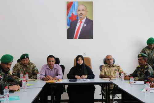 حقوقية الانتقالي تنظم ورشة توعوية لقوات الحزام الأمني في معسكر النصر