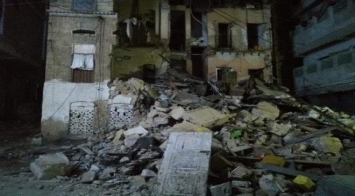 انهيار مبنى سكني مكون من اربعة طوابق بمدينة المكلا