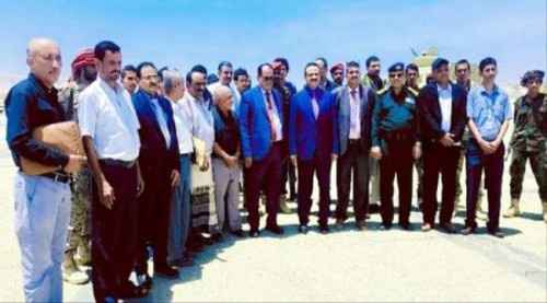 تمهيدا لتشغيله.. مطار عتق يستقبل رحلات شركات النفط