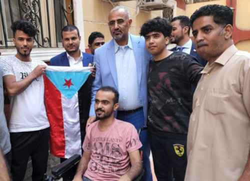 الرئيس الزُبيدي يزور جرحى القوات المسلحة الجنوبية في مشافي القاهرة