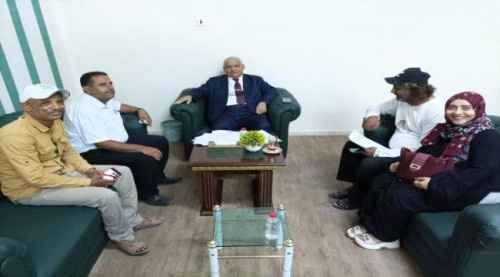 وزير الخدمة المدنية يوضح أسباب رفض استلام كشوفات موظفي التربية بالعاصمة عدن