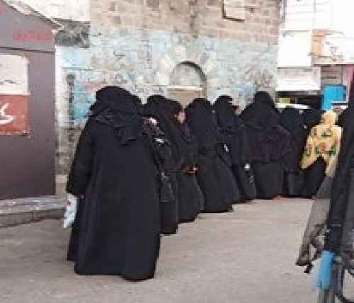 عدن.. تدشين صرف كروت الحوالات النقدية للمستفيدين من الرعاية الاجتماعية بمديرية المعلا