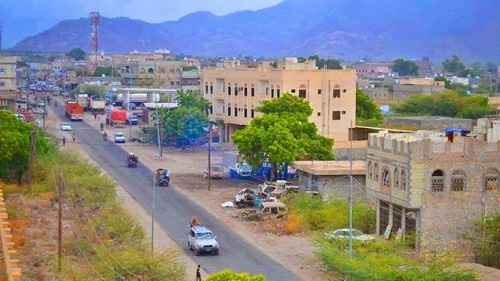 السلطة المحلية بأبين توجه بإغلاق محال بيع السلاح في لودر