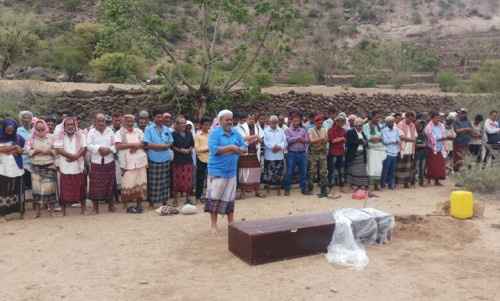 الضالع.. تشيع جثمان الإعلامي الحميدي بموكب جنائزي مهيب