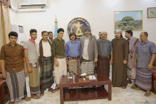 لليوم الثاني.. الرئيس الزُبيدي يستقبل جموع المهنئين بعيد الأضحى المبارك