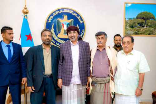 الرئيس الزُبيدي يواصل استقبال المهنئين بعيد الأضحى