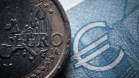 للمرة الأولى منذ 2002.. سعر صرف اليورو يعادل الدولار