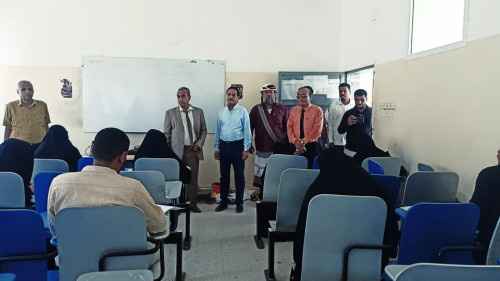 الشقي يتفقد سير عملية الامتحانات في جامعة أبين