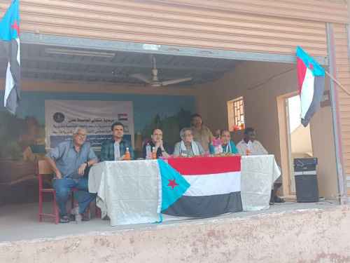 انتقالي دارسعد يلتقي باللجنة المجتمعية وجموع المواطنين بمركز الغربية بالمديرية