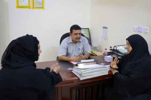 الدكتور باصهيب يناقش مع معتوق عدداً من الموضوعات المتعلقة بالسجناء وأوضاعهم فيها