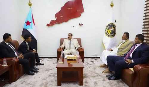 اللواء بن بريك يلتقي شيخ مشايخ قبائل يافع حضرموت الساحل