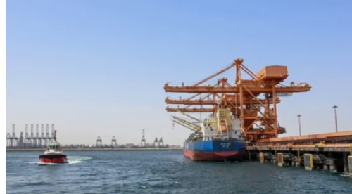 فقدان سفينة عمانية تجارية قبالة سواحل سقطرى