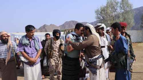 رئيس تنفيذية انتقالي شبوة يؤدي واجب العزاء في وفاة القيادي بالمقاومة الجنوبية شاطر النسي