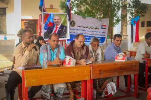 قيادة انتقالي دارسعد تلتقي باللجنة المجتمعية وجموع المواطنين بمركز بئر فضل