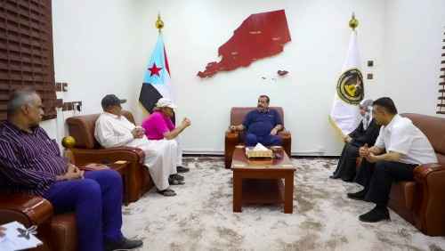 اللواء بن بريك يطلع على مستجدات المشهد الاقتصادي في البلاد