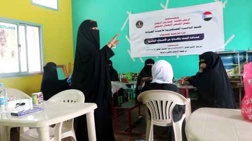 الدائرة الجماهيرية بالانتقالي تدشن دورة تدريبية حرفية في صناعة التحف والهدايا من الاصداف البحرية