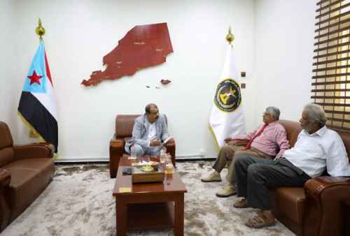 اللواء بن بريك يناقش عدداً من الموضوعات المتعلقة بالجانب الصحي والقضائي