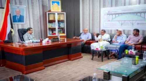 المحافظ ابن الوزير يلتقي ممثلي القطاع النفطي الرابع ويؤكد استتباب الوضع الأمني